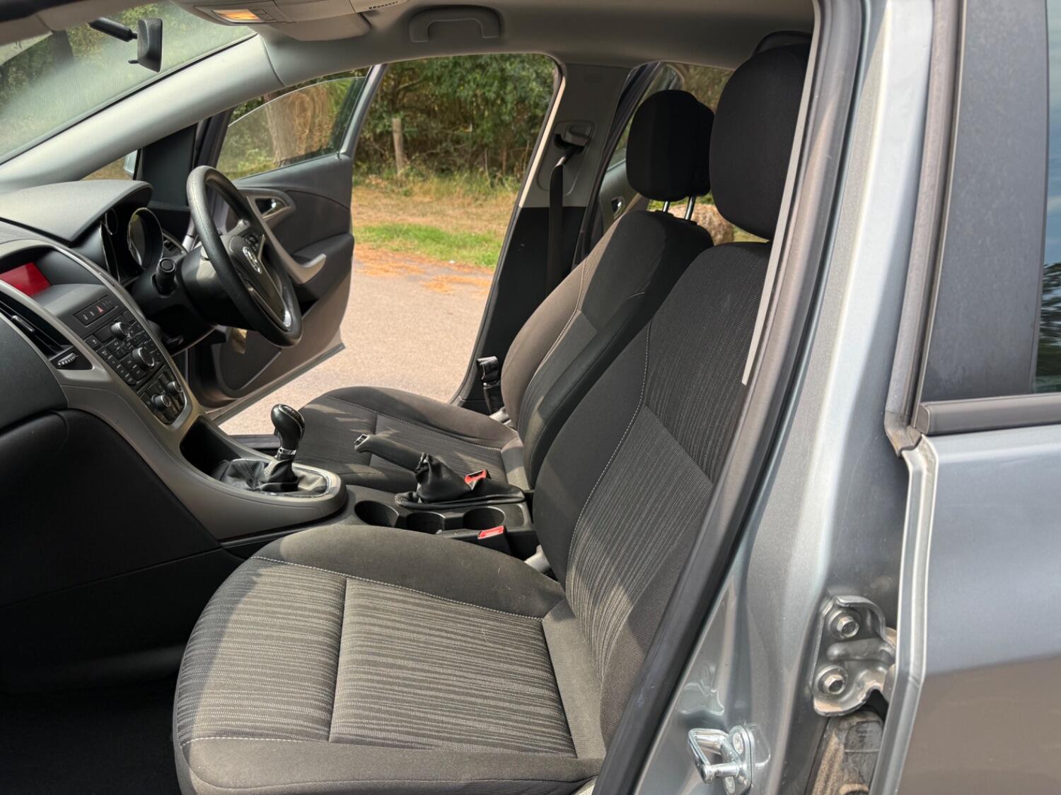 Used Vauxhall Astra 2011 for sale - 76625411: Photo 9