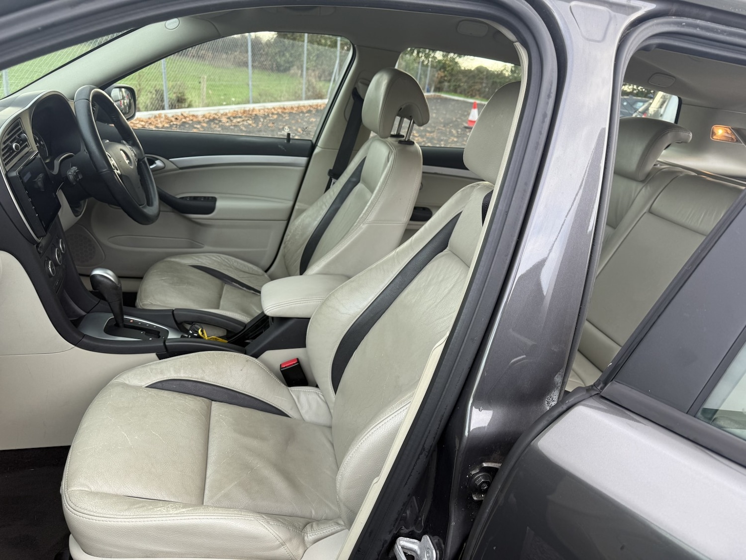 Used Saab 9-3 2011 for sale - 76625422: Photo 14