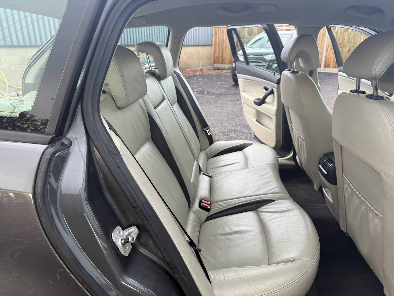 Used Saab 9-3 2011 for sale - 76625422: Photo 16