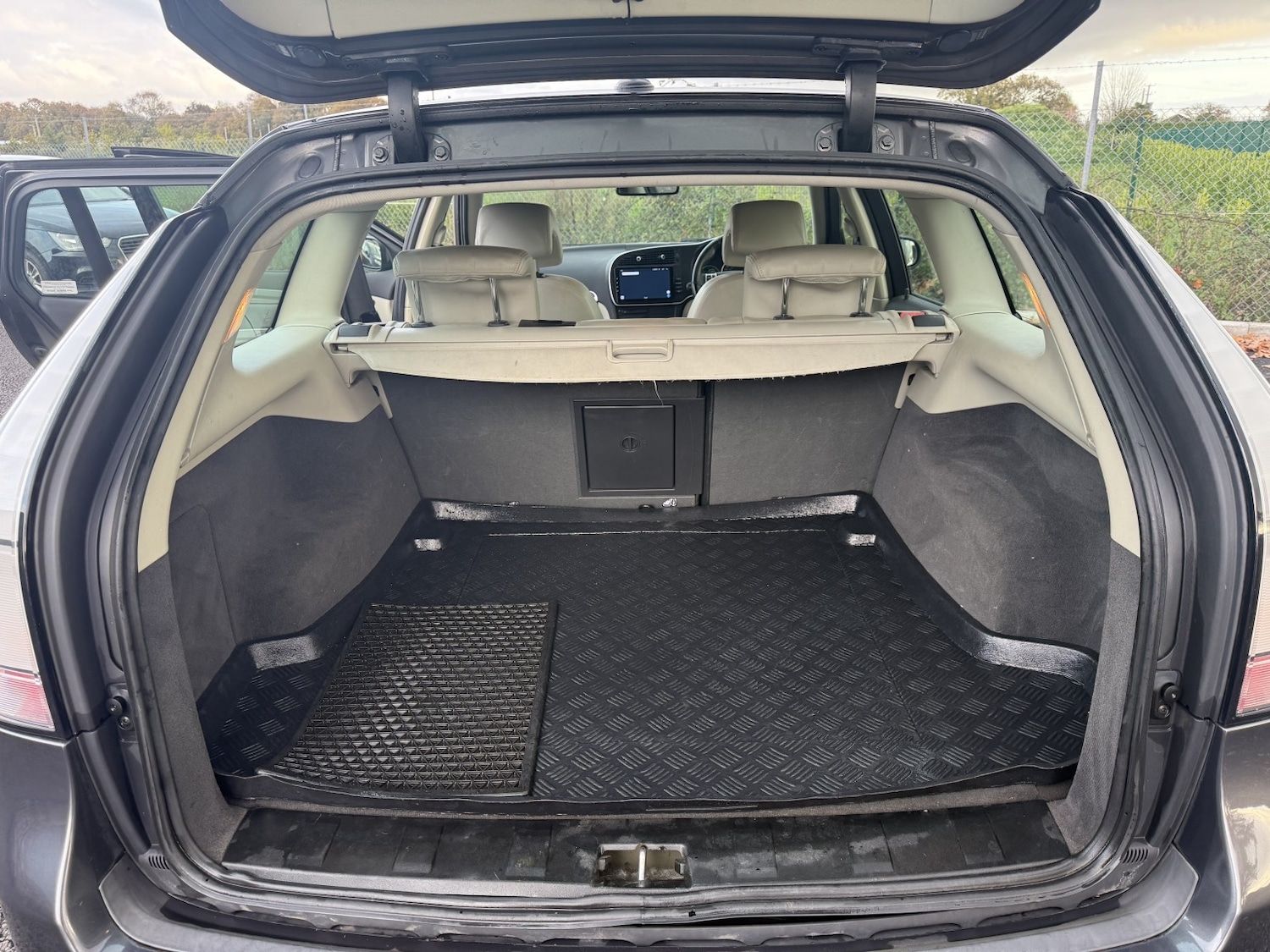 Used Saab 9-3 2011 for sale - 76625422: Photo 17