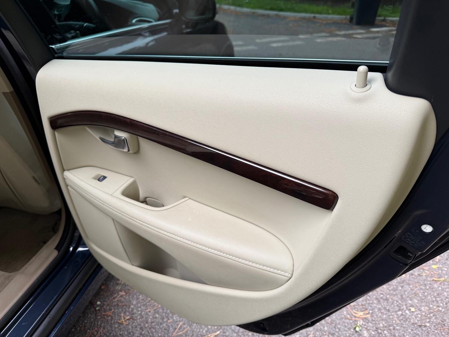 Used Volvo V70 2025 for sale - 76625419: Photo 21