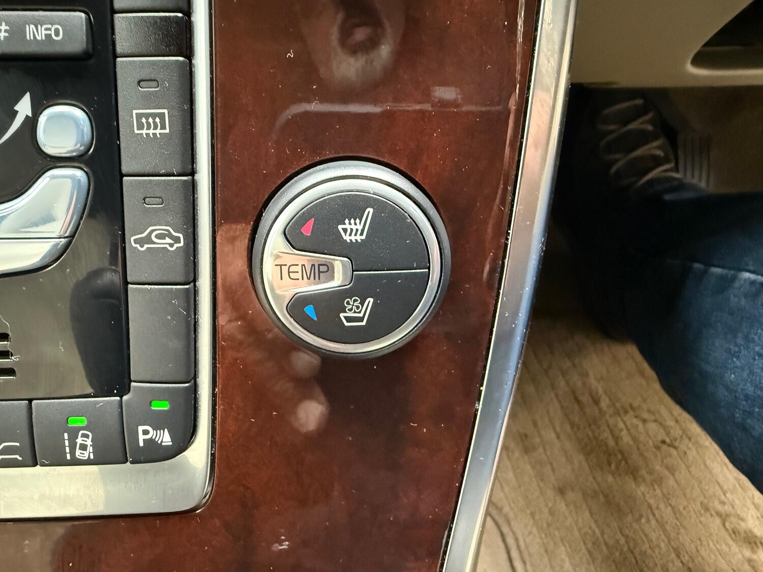 Used Volvo V70 2025 for sale - 76625419: Photo 37