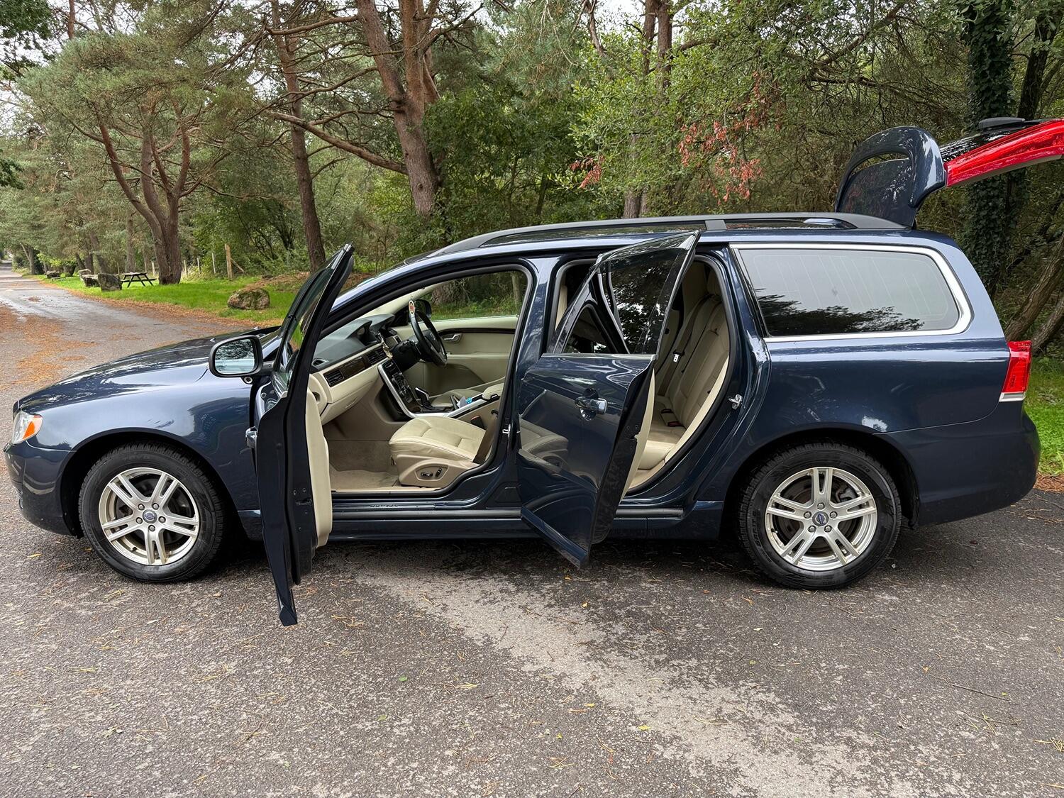 Used Volvo V70 2025 for sale - 76625419: Photo 9