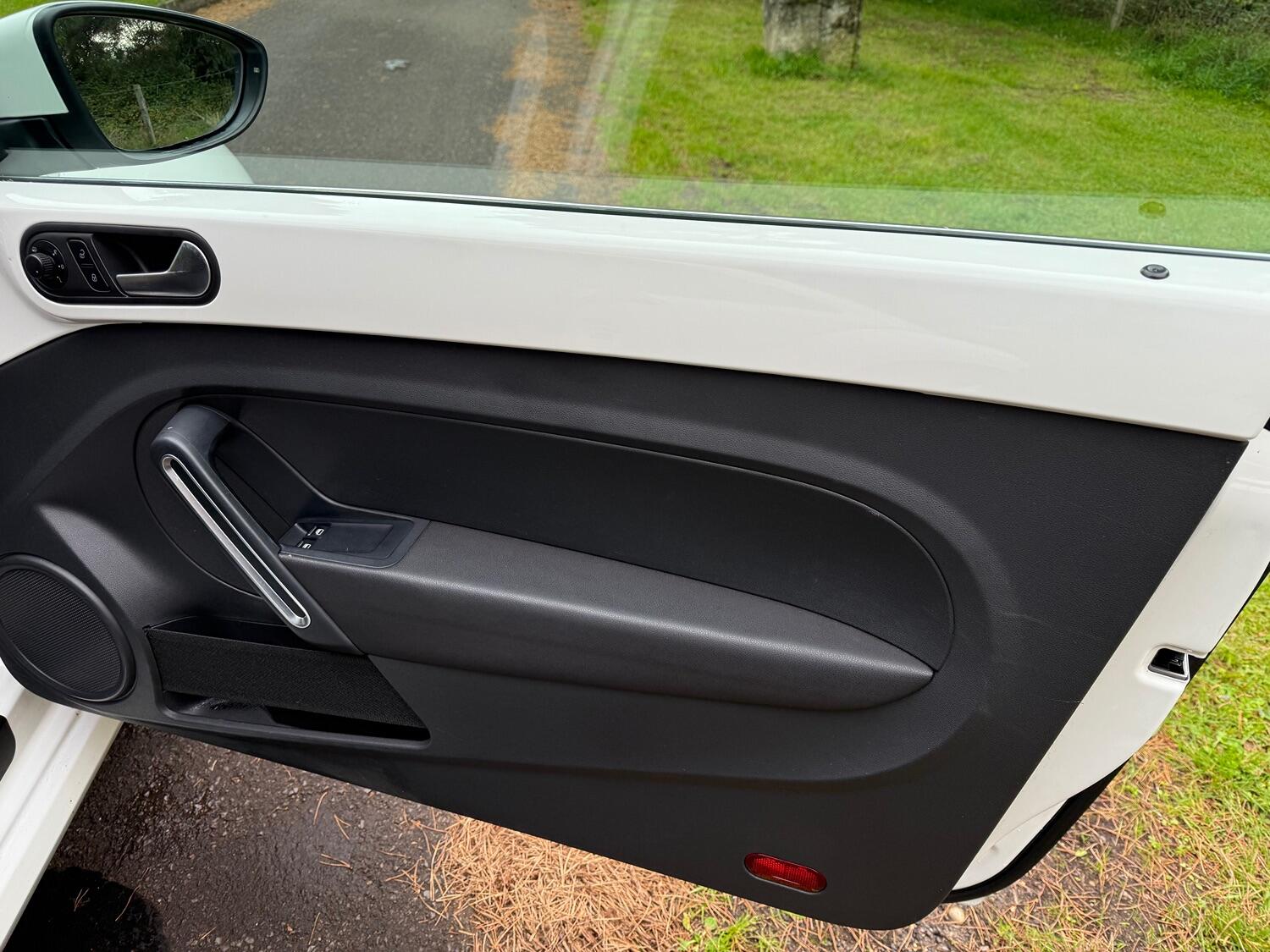 Used Volkswagen Beetle 2025 for sale - 76625417: Photo 14