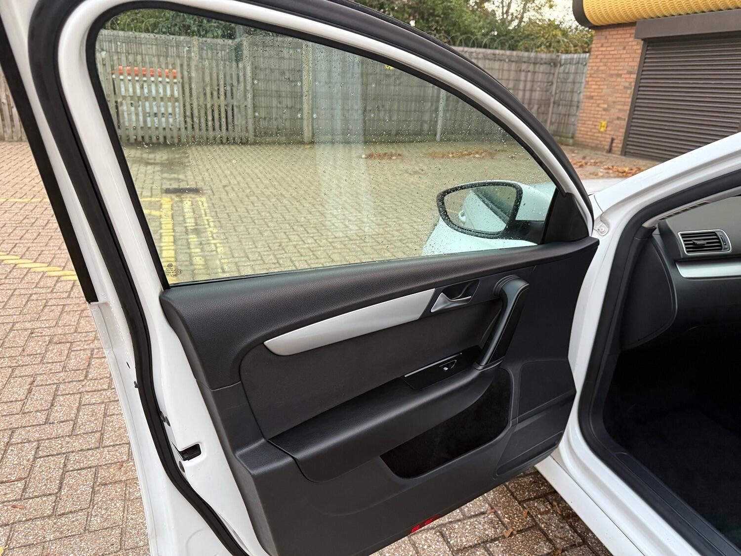 Used Volkswagen Passat 2012 for sale - 76387283: Photo 16