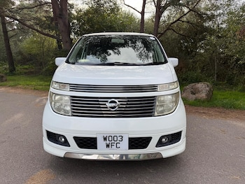 Used Nissan Elgrand 2018 for sale - 76249319: Photo 2