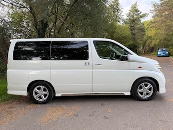 Used Nissan Elgrand 2018 for sale - 76249319: Photo 4