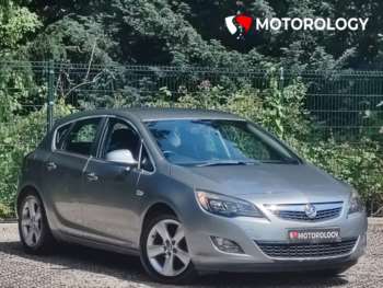 2010 - 1.6 16v SRi Hatchback 5dr Petrol Manual Euro 5 (115 ps)