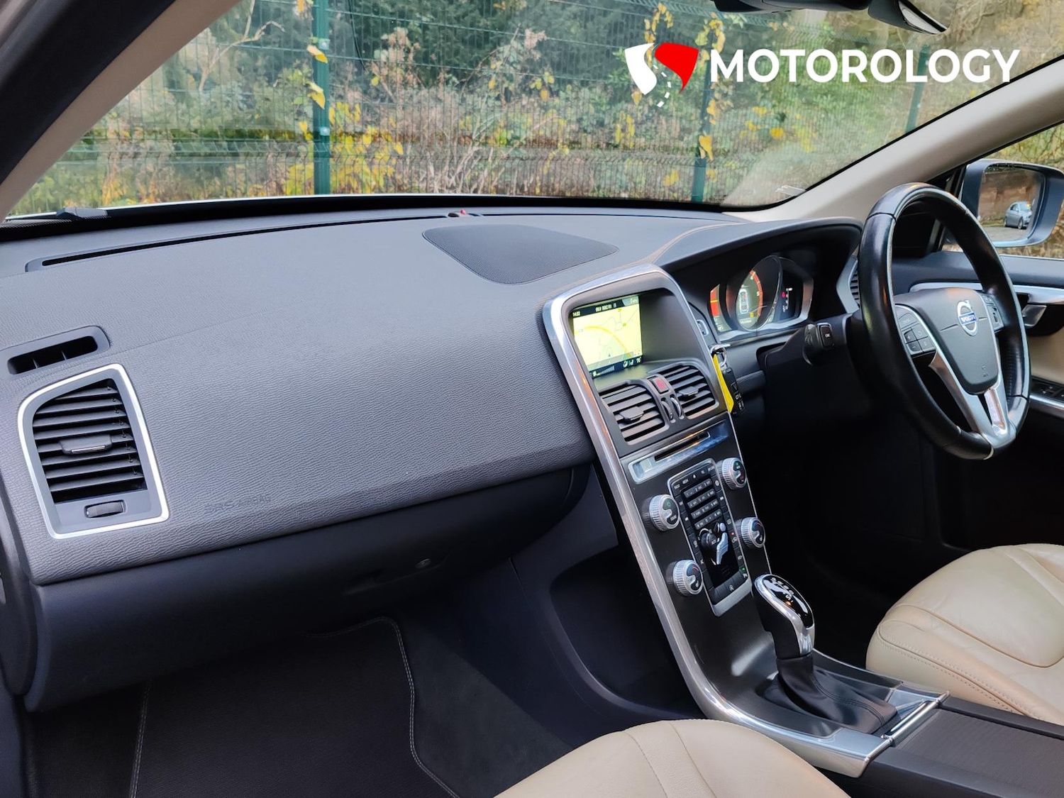 Used Volvo XC60 2015 for sale - 76862041: Photo 8