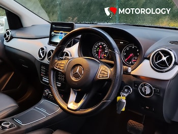 Used Mercedes-Benz B Class 2016 for sale - 77099918: Photo