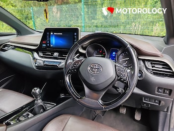 Used Toyota C-HR 2018 for sale - 78509031: Photo