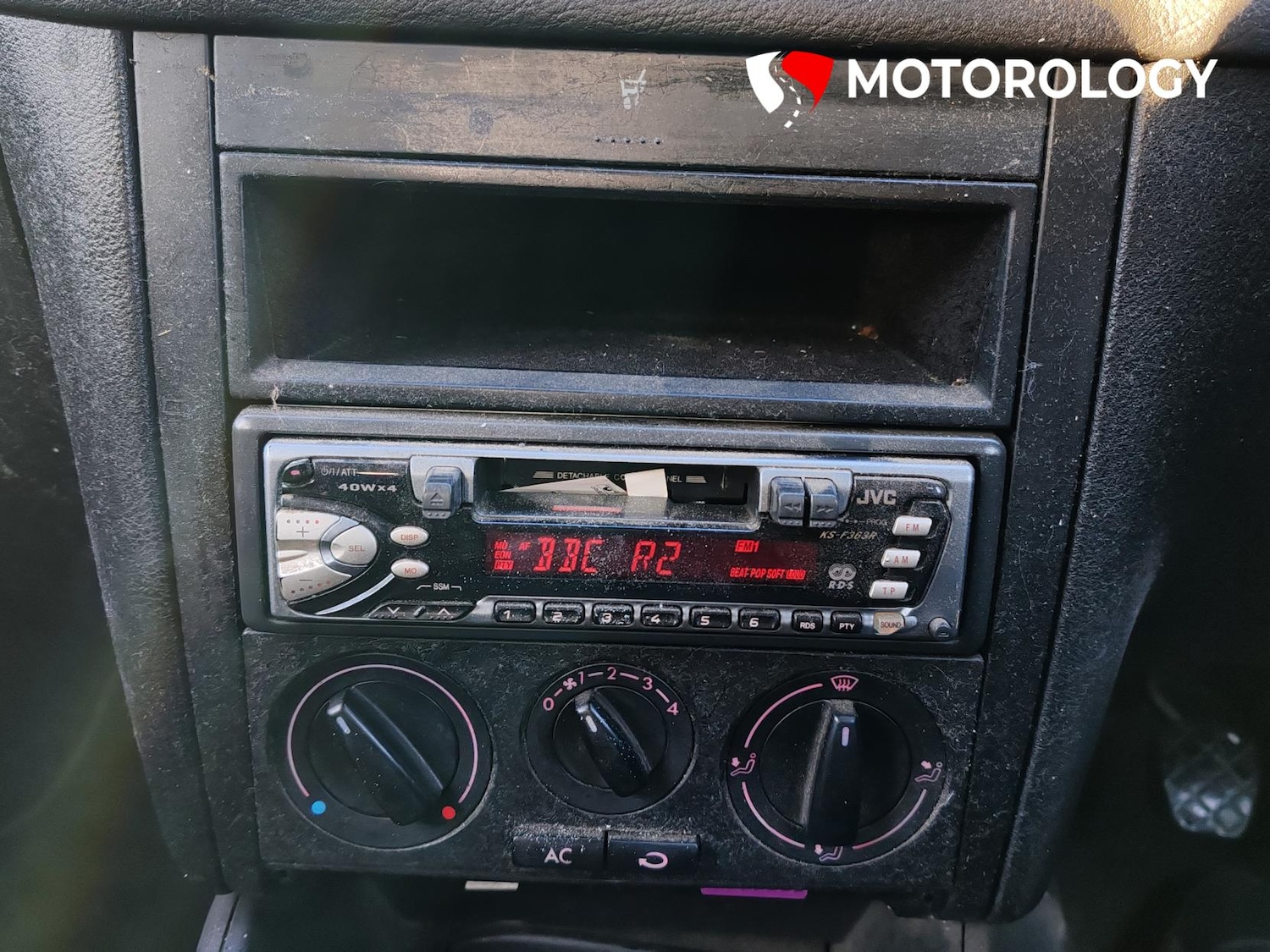 Used Volkswagen Golf 2002 for sale - 77160790: Photo 8