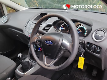 Used Ford Fiesta 2015 for sale - 76847343: Photo