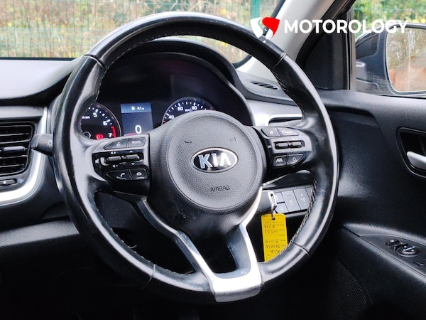 Used Kia Stonic 2021 for sale - 76322587: Photo 14