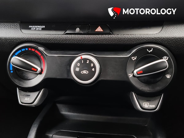 Used Kia Stonic 2021 for sale - 76322587: Photo 40