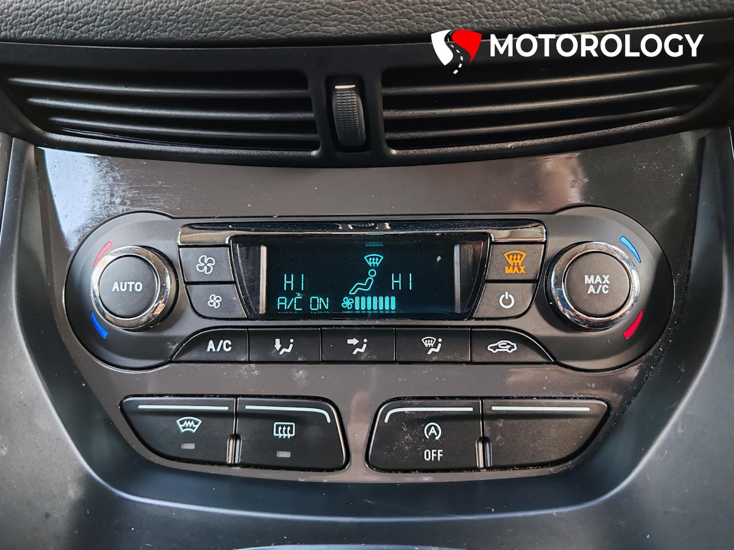 Used Ford Kuga 2015 for sale - 76640731: Photo 32