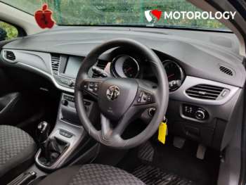 Used Vauxhall Astra 2017 for sale - 73042524: Photo