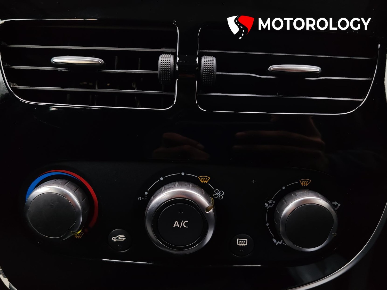 Used Renault Clio 2015 for sale - 77107945: Photo 32