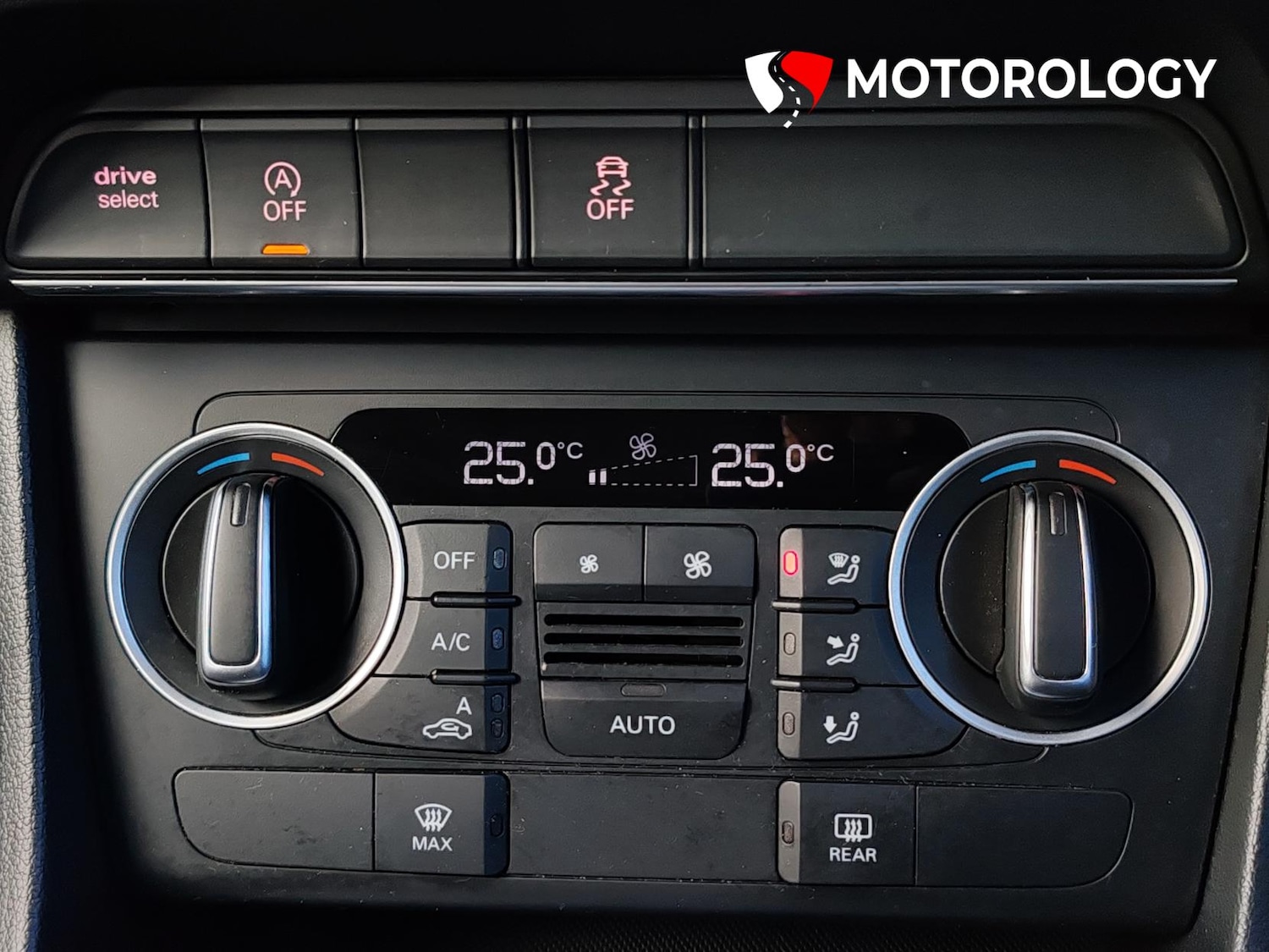 Used Audi Q3 2015 for sale - 77653324: Photo 30