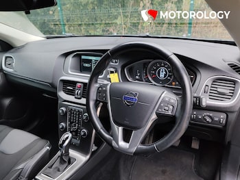 Used Volvo V40 2016 for sale - 77778704: Photo