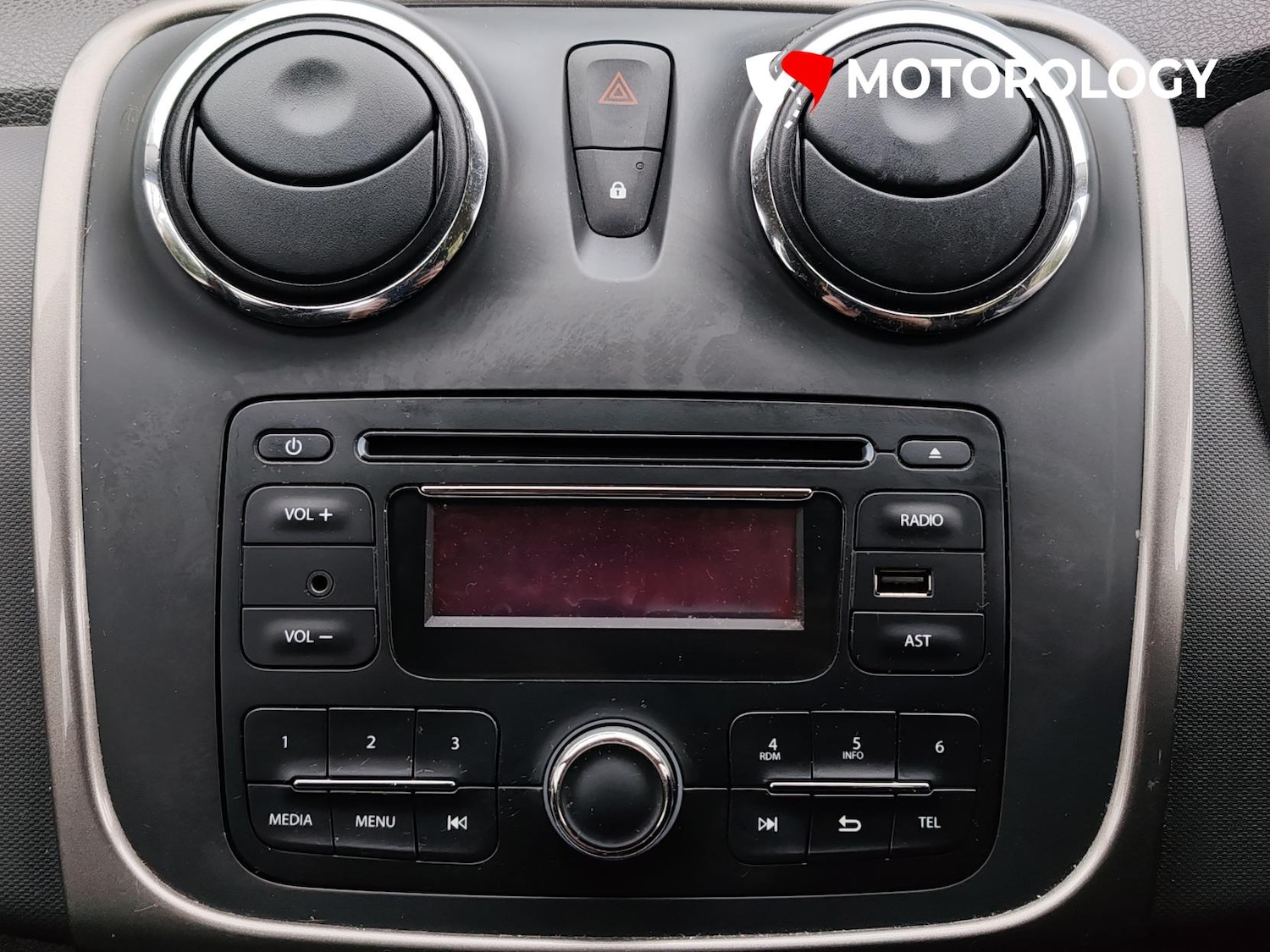 Used Dacia Sandero 2014 for sale - 77570244: Photo 37