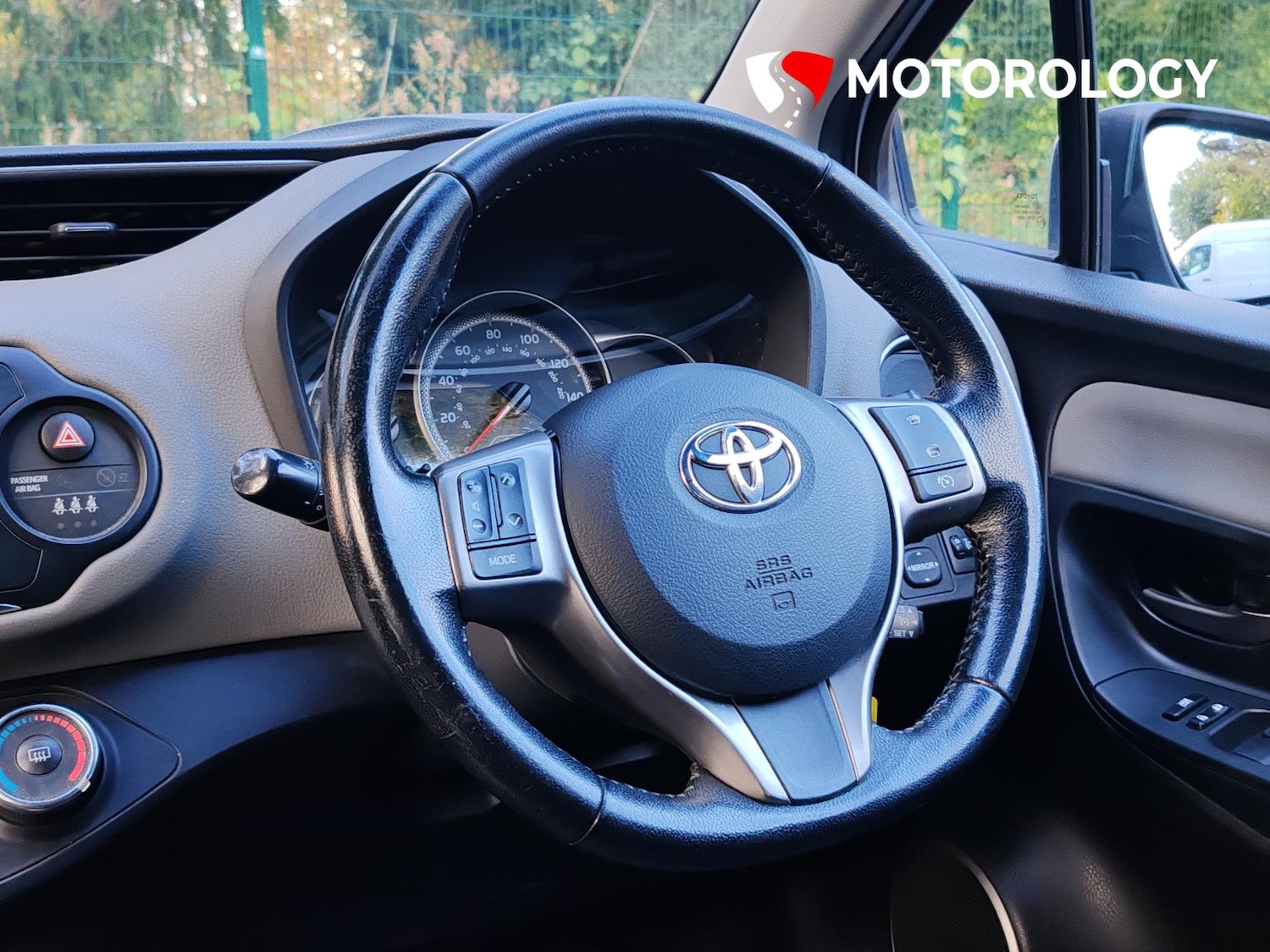 Used Toyota Yaris 2016 for sale - 76330081: Photo 12