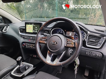 Used Kia Ceed 2019 for sale - 76960688: Photo