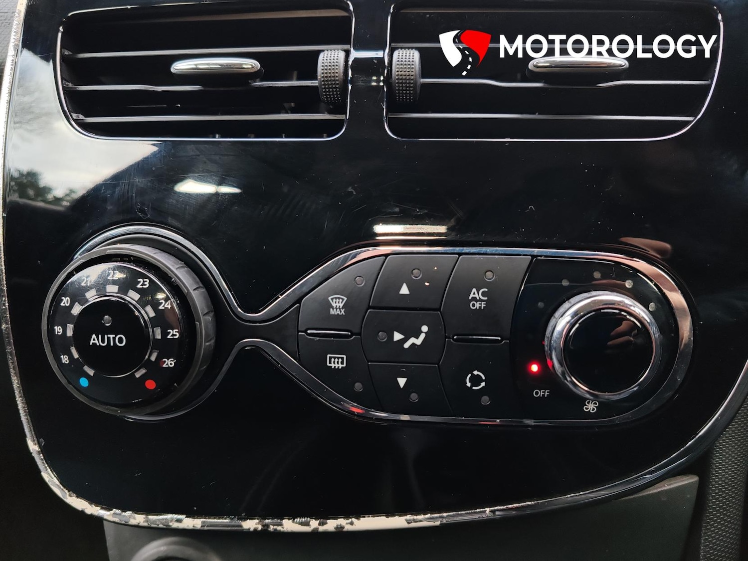 Used Renault Clio 2014 for sale - 76796738: Photo 22