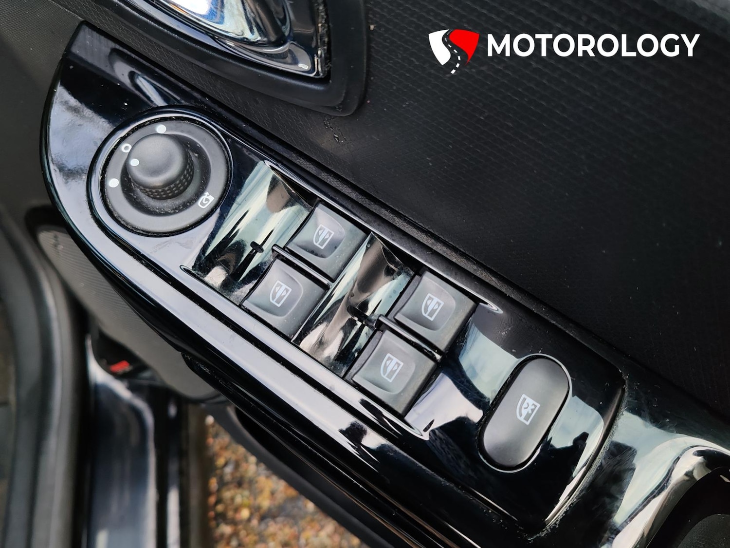 Used Renault Clio 2014 for sale - 76796738: Photo 32