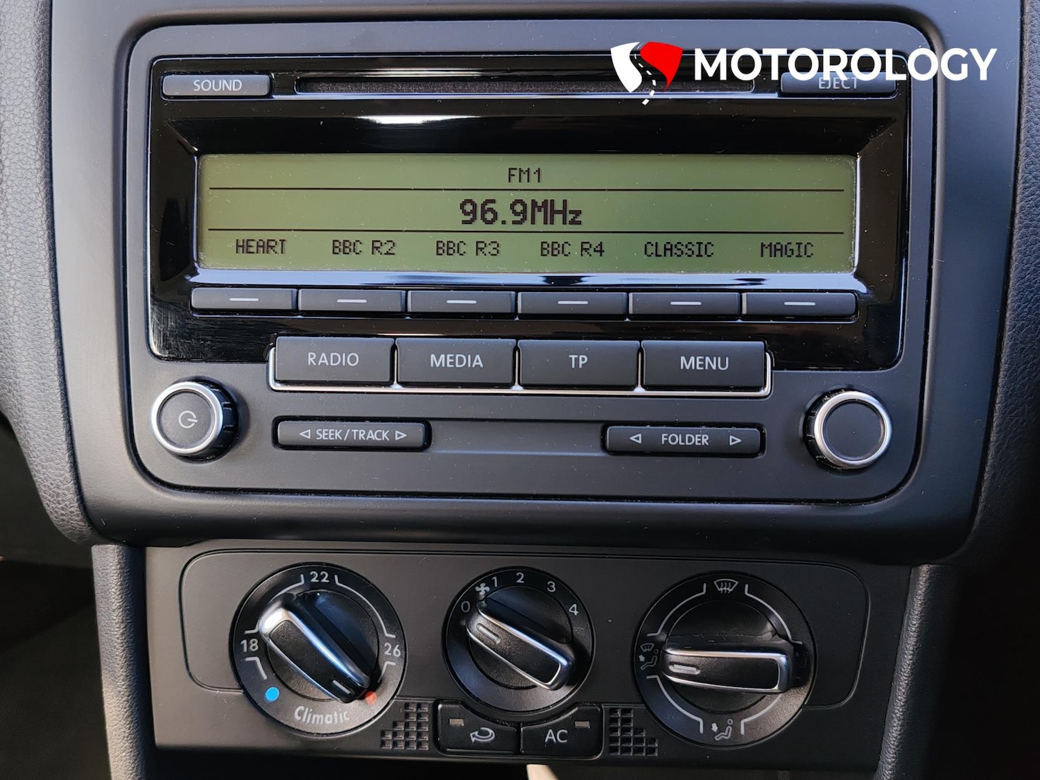 Used Volkswagen Polo 2010 for sale - 77890175: Photo 24