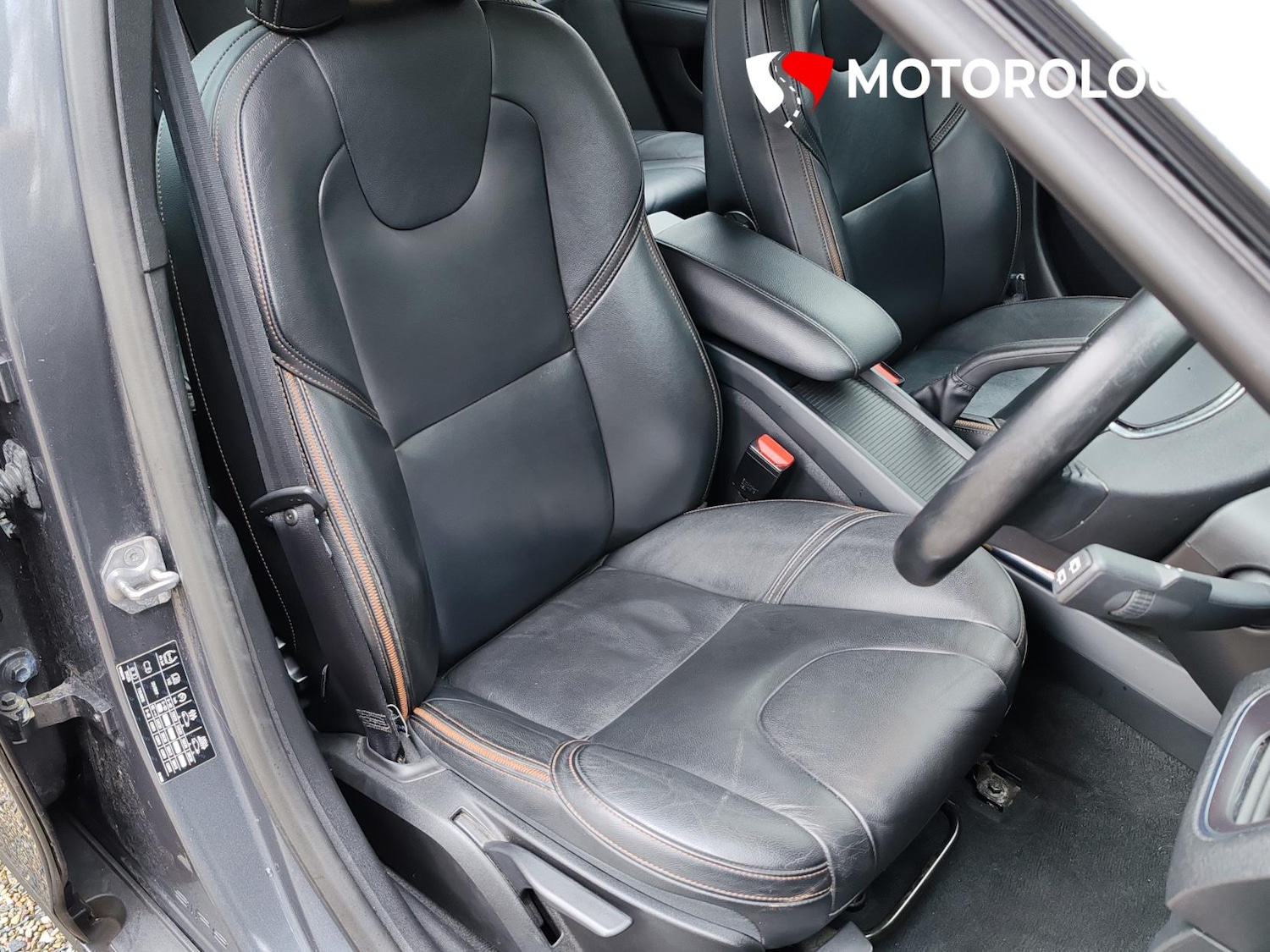 Used Volvo V40 2014 for sale - 77797870: Photo 15