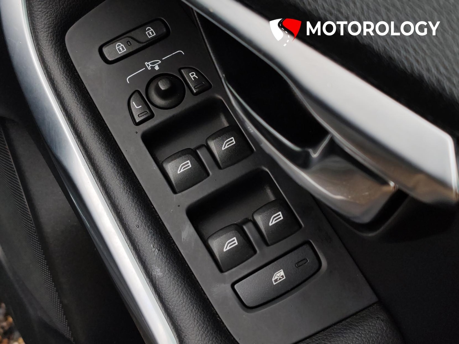 Used Volvo V40 2014 for sale - 77797870: Photo 36