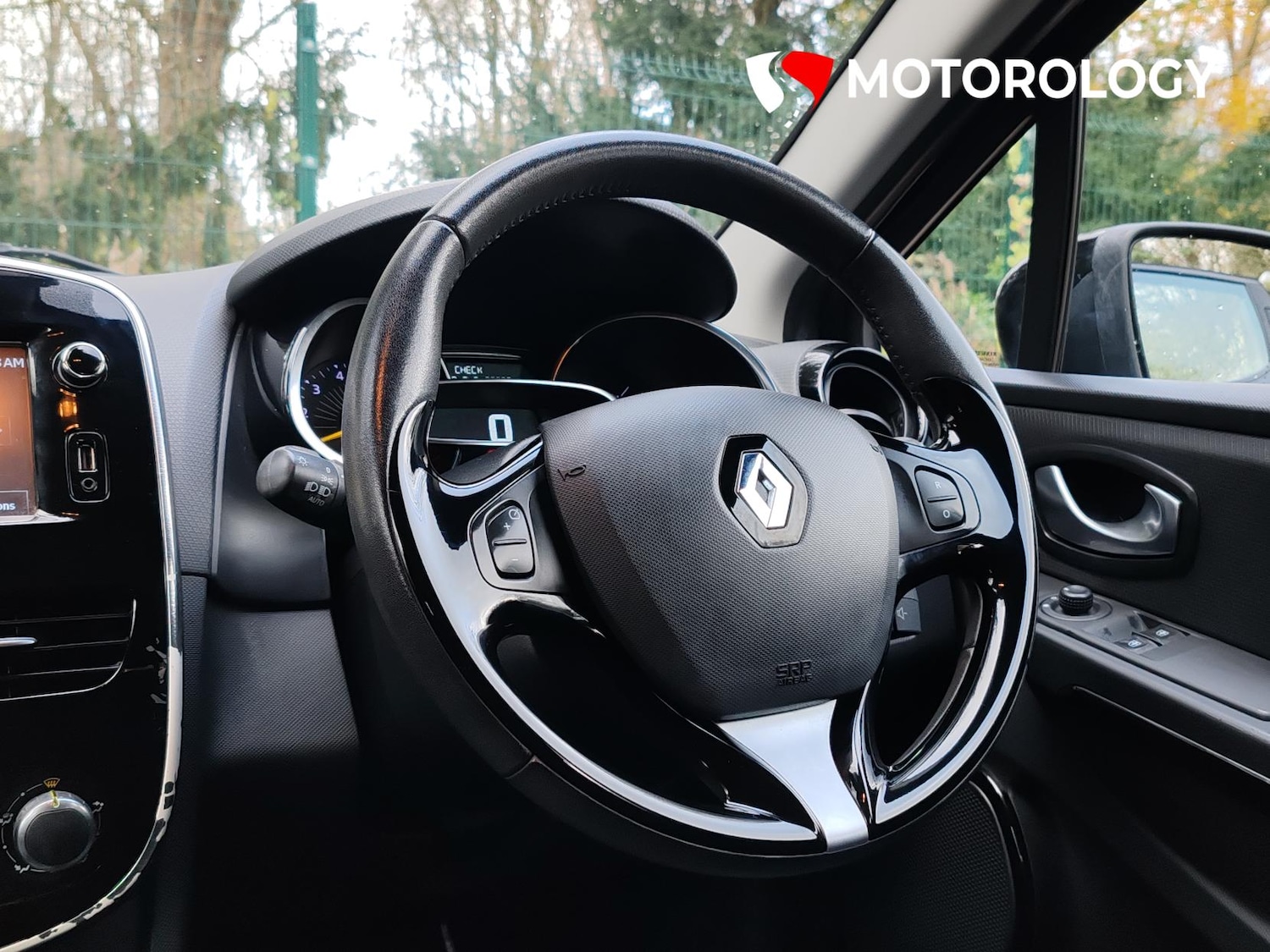 Used Renault Clio 2015 for sale - 76734998: Photo 12