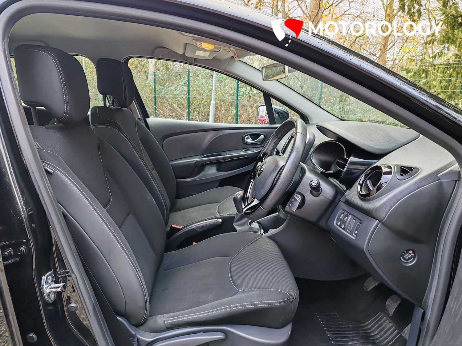 Used Renault Clio 2015 for sale - 76734998: Photo 15