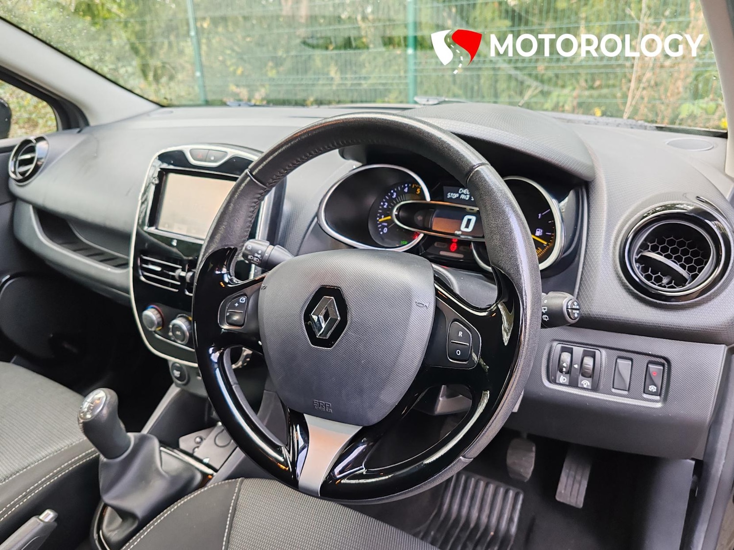 Used Renault Clio 2015 for sale - 76734998: Photo 3