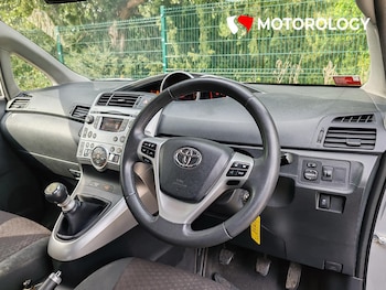 Used Toyota Verso 2011 for sale - 78387001: Photo