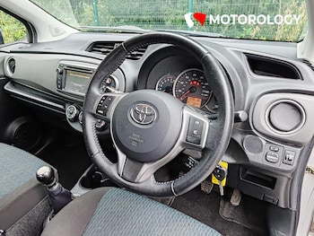Used Toyota Yaris 2012 for sale - 75665371: Photo