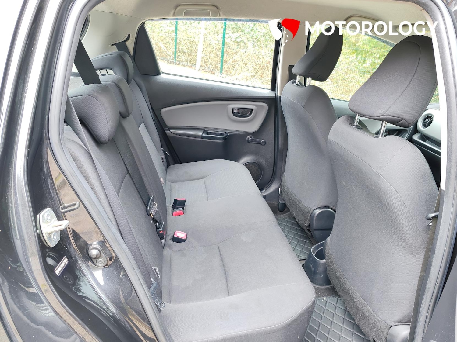 Used Toyota Yaris 2015 for sale - 77778714: Photo 14