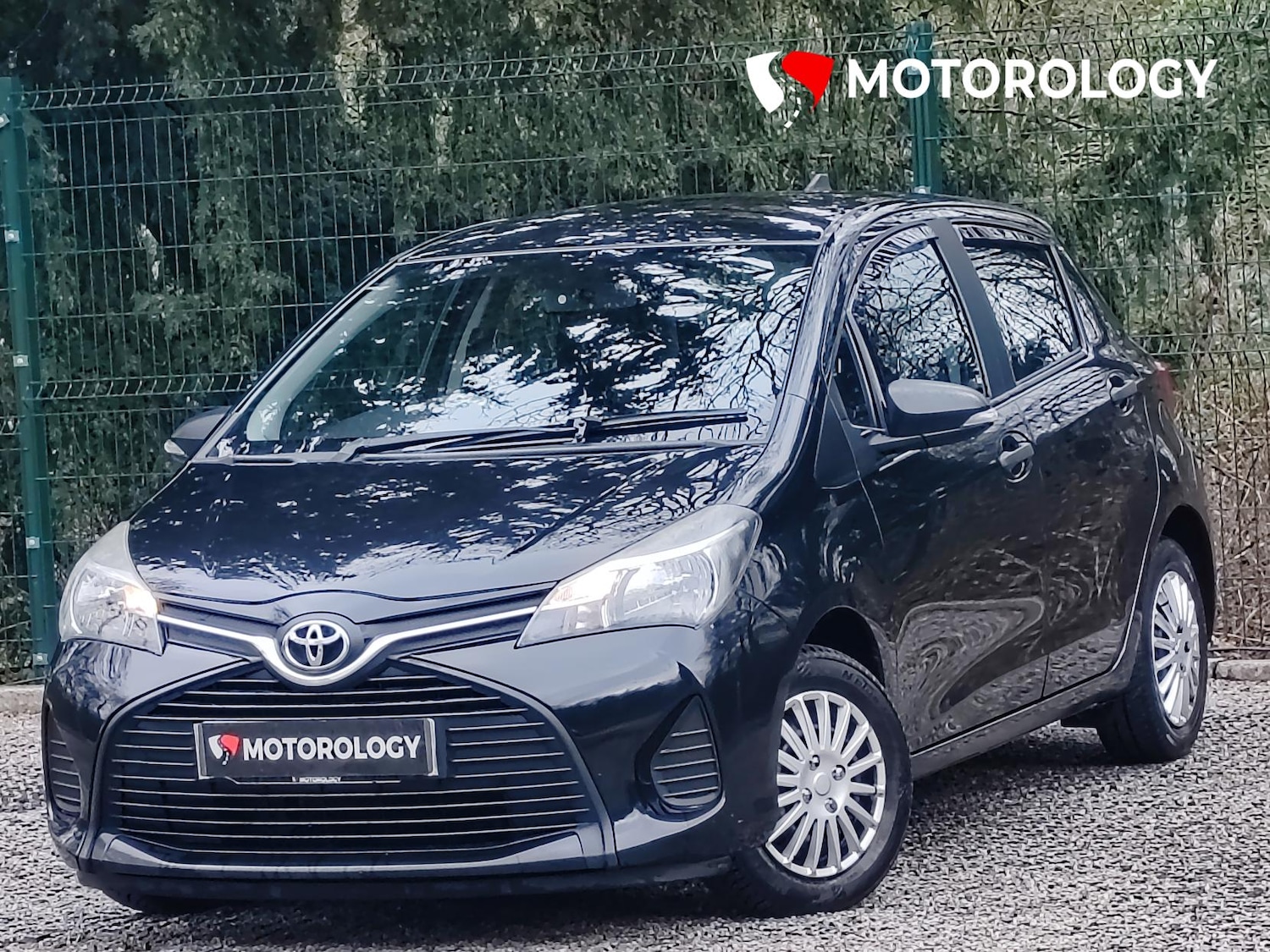 Used Toyota Yaris 2015 for sale - 77778714: Photo 2