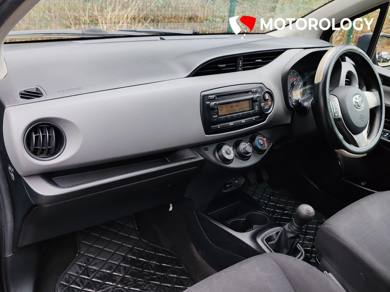 Used Toyota Yaris 2015 for sale - 77778714: Photo 7