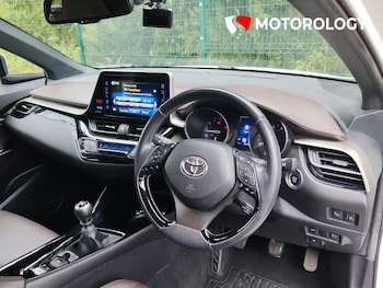 Used Toyota C-HR 2017 for sale - 78240024: Photo