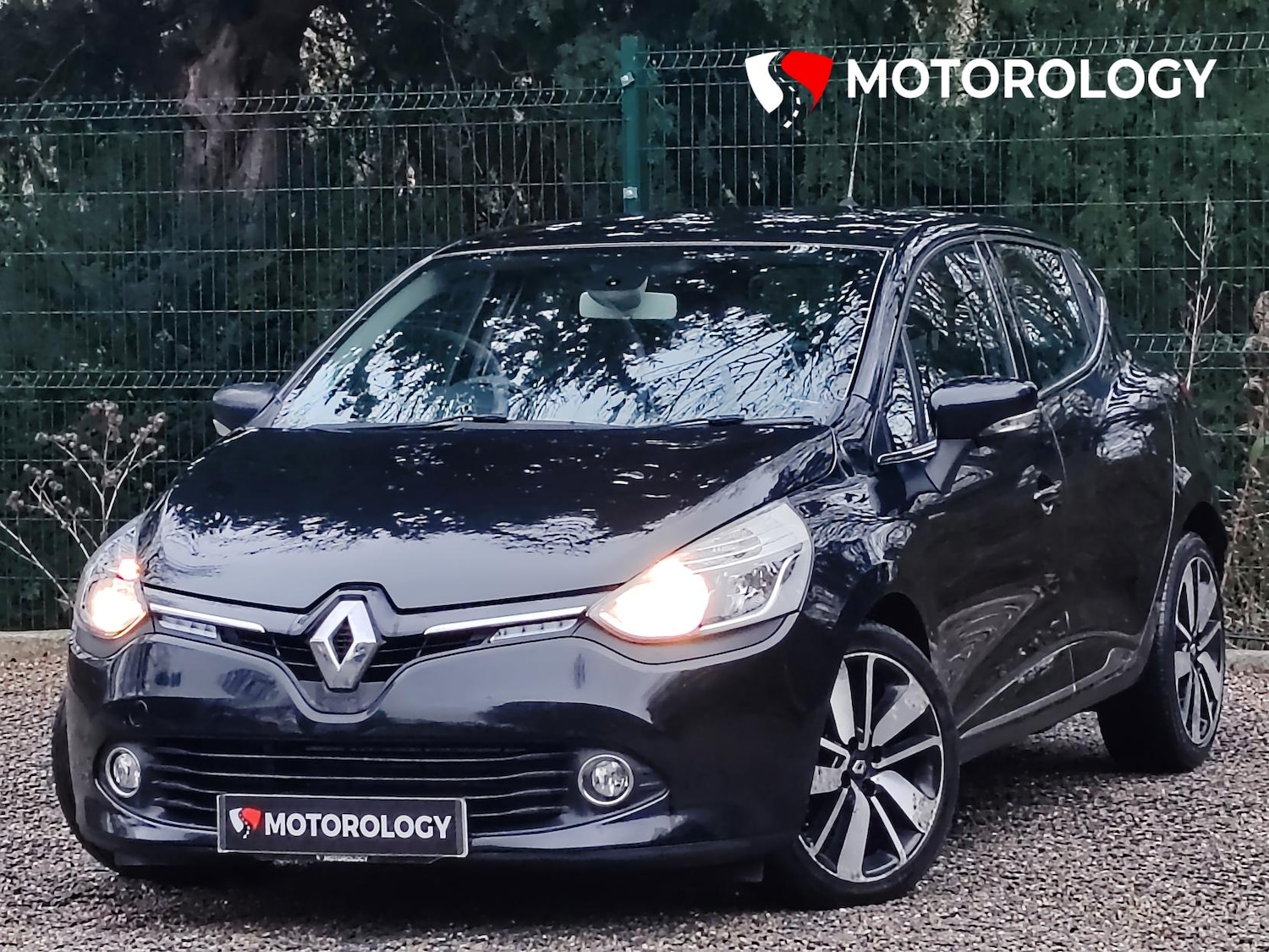 Used Renault Clio 2014 for sale - 76979763: Photo 2