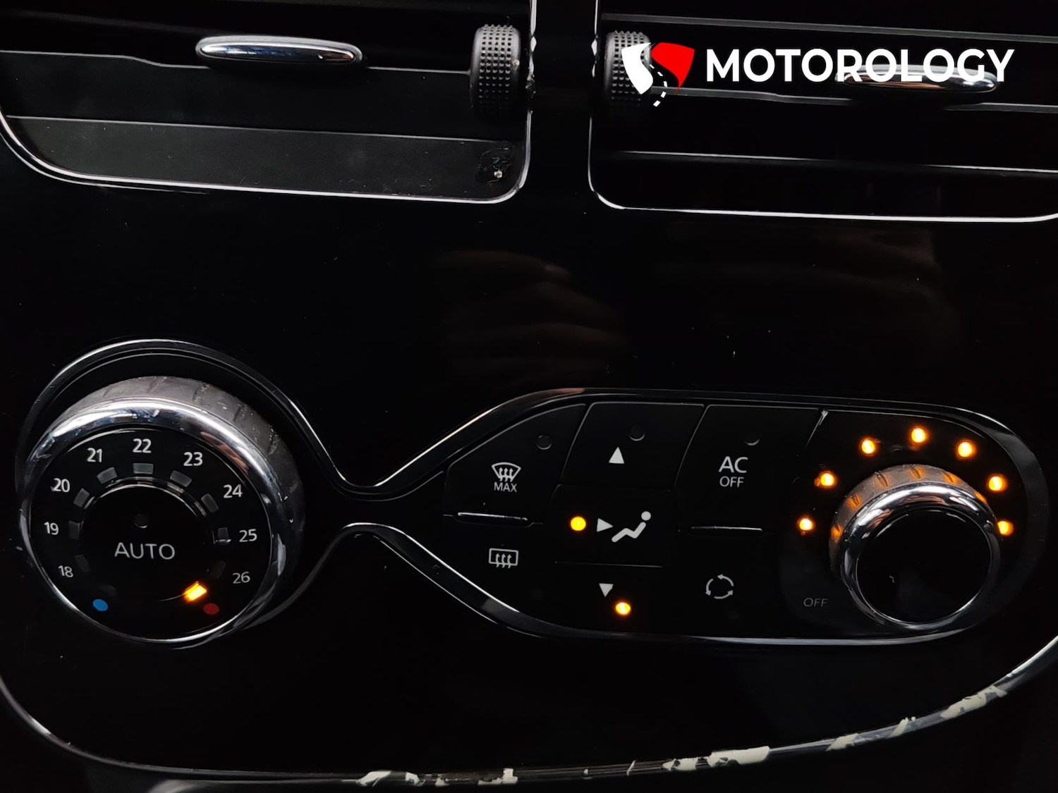 Used Renault Clio 2014 for sale - 76979763: Photo 33