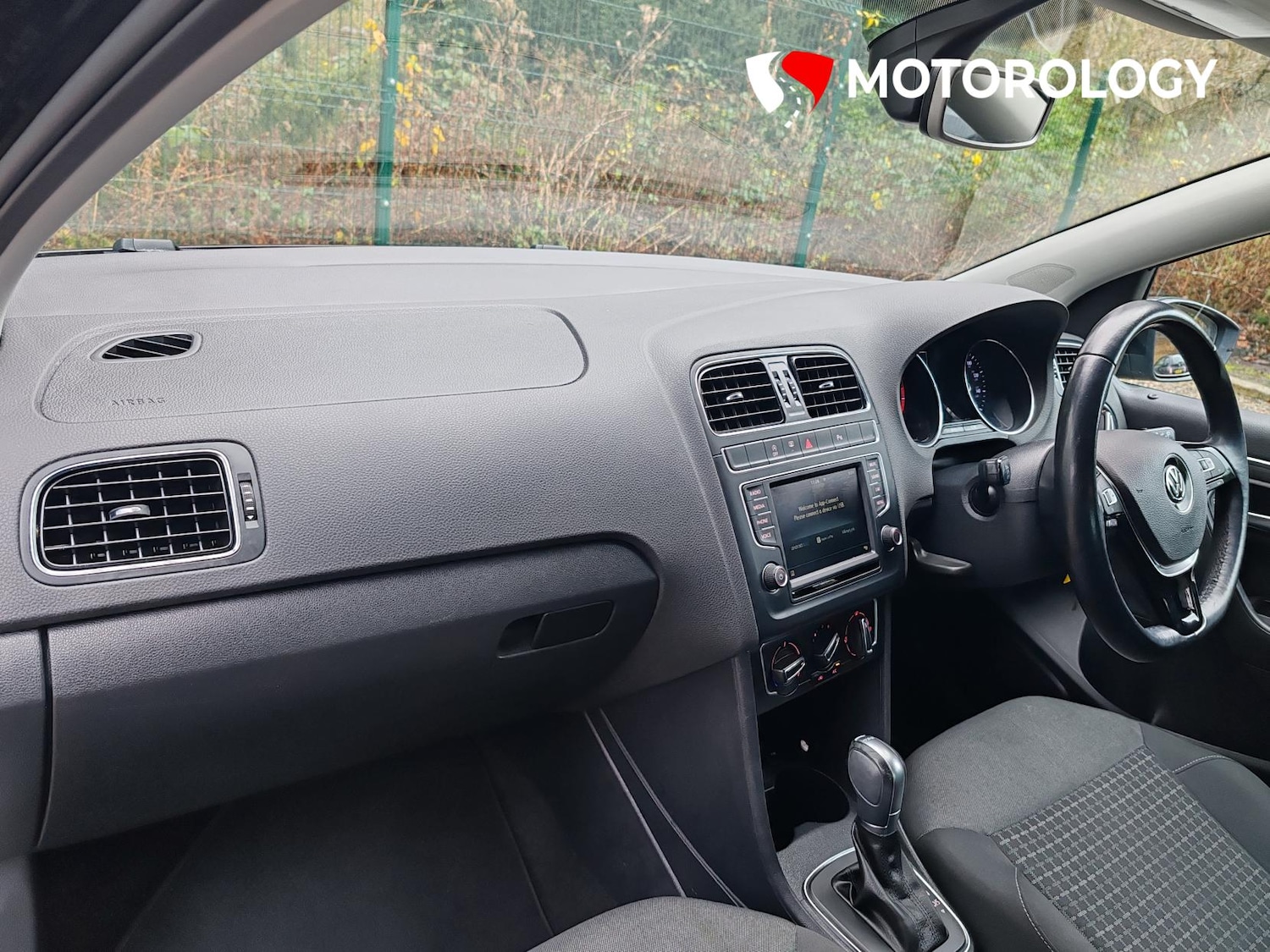 Used Volkswagen Polo 2017 for sale - 76957318: Photo 3