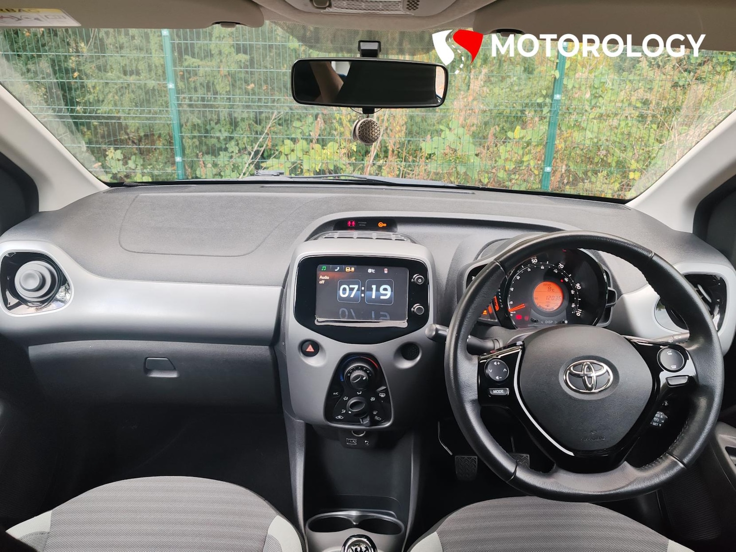 Used Toyota AYGO 2018 for sale - 76355897: Photo 11