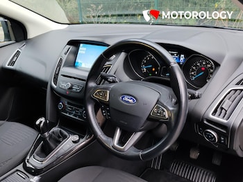 Used Ford Focus 2017 for sale - 77053010: Photo