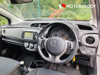 Used Toyota Yaris 2011 for sale - 79299531: Photo