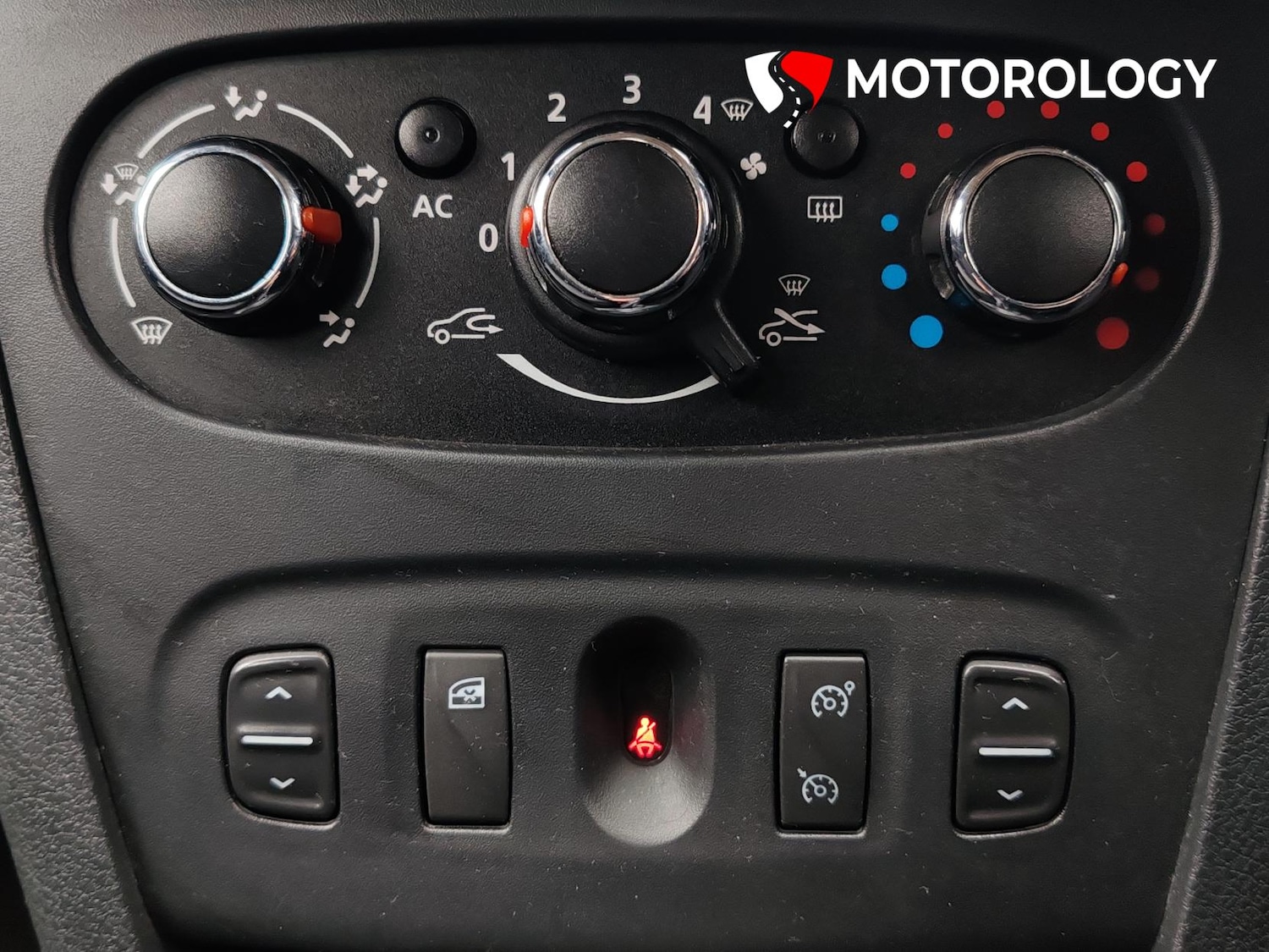 Used Dacia Sandero 2014 for sale - 76590079: Photo 30