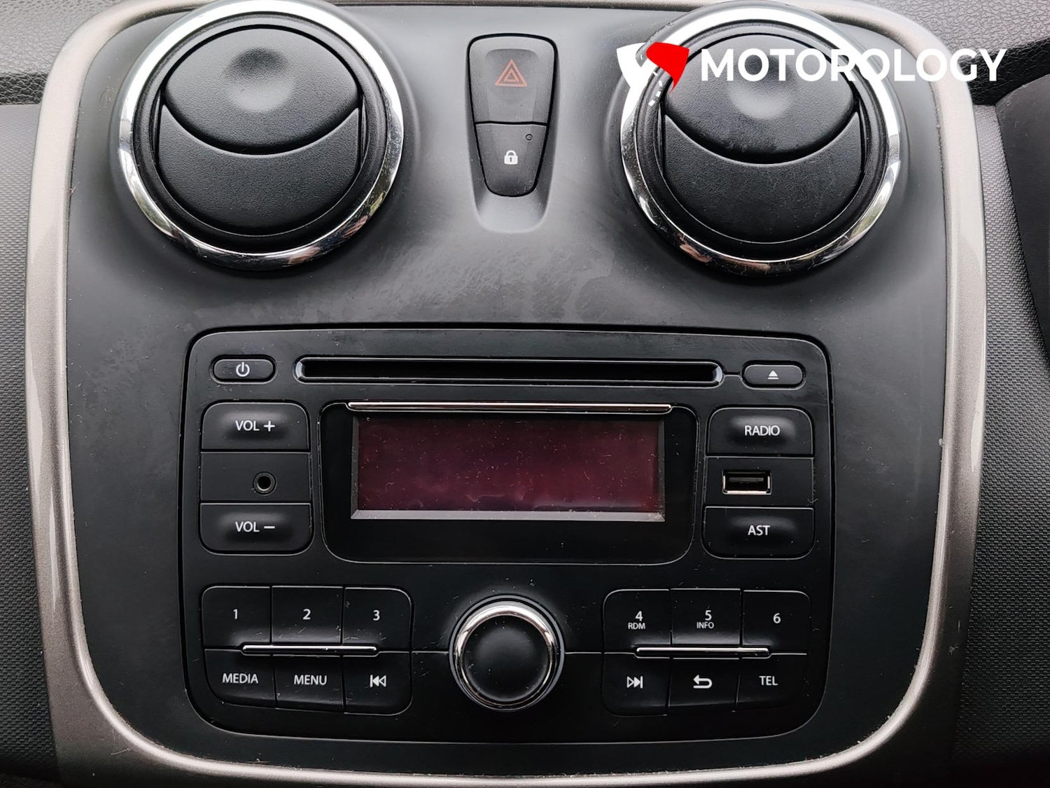 Used Dacia Sandero 2014 for sale - 76590079: Photo 31