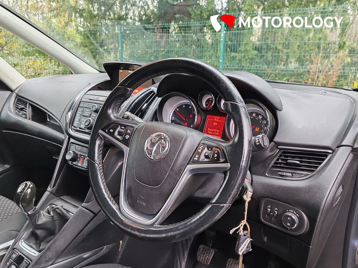 Used Vauxhall Zafira Tourer 2015 for sale - 76662895: Photo 3